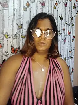 indianstrawberrylips4u online show from 06-16-26, 05:51