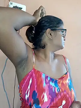 indianstrawberrylips4u online show from 03-07-26, 04:08