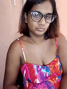 indianstrawberrylips4u online show from 04-14-26, 05:23