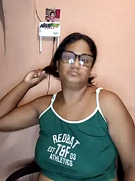 indianstrawberrylips4u online show from 04-14-26, 07:30