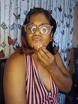 indianstrawberrylips4u online show from 06-21-26, 06:19