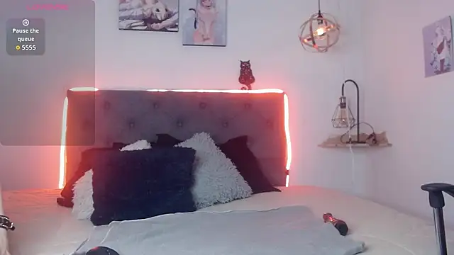 CHERRY DARCK online show from 04-14-26, 03:39