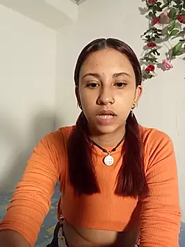 Snapshot of MiaBloom19 chatting on 02-20-26, 04:31 MiaBloom19 online show from 02-20-26, 04:31