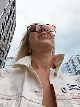 LisaMurr online show from 06-16-26, 12:38