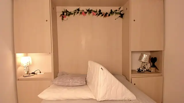 ElaRey  online show from 07-12-26, 12:17