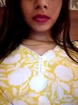 Snapshot of cute_girl_29 chatting on 06-21-26, 12:05 cute girl 29 online show from 06-21-26, 12:05