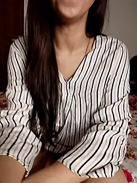 Snapshot of cute_girl_29 chatting on 05-10-26, 05:26 cute girl 29 online show from 05-10-26, 05:26