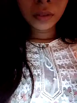 Snapshot of cute_girl_29 chatting on 07-31-26, 04:37 cute girl 29 online show from 07-31-26, 04:37