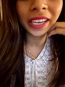Snapshot of cute_girl_29 chatting on 07-22-26, 05:15 cute girl 29 online show from 07-22-26, 05:15