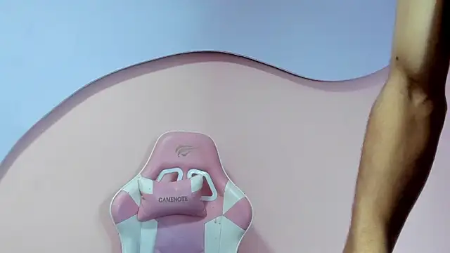 LuckySammer online show from 02-19-26, 02:47