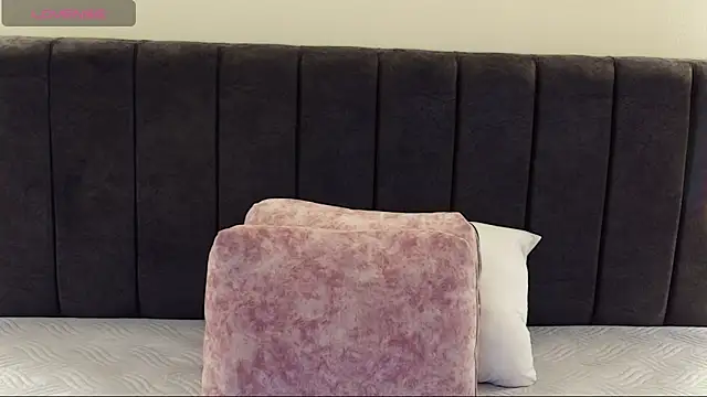 MoriahStorm online show from 05-12-26, 12:33