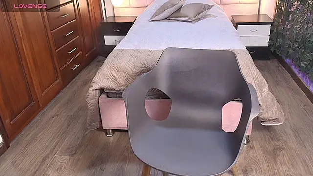 MoriahStorm online show from 06-04-26, 01:05