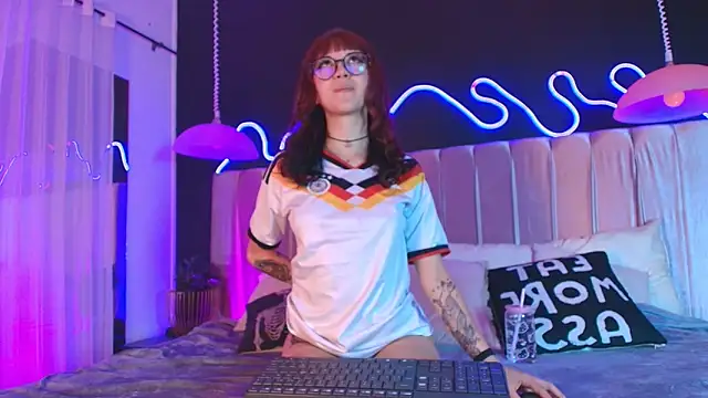 alixx von d online show from 06-20-26, 09:36