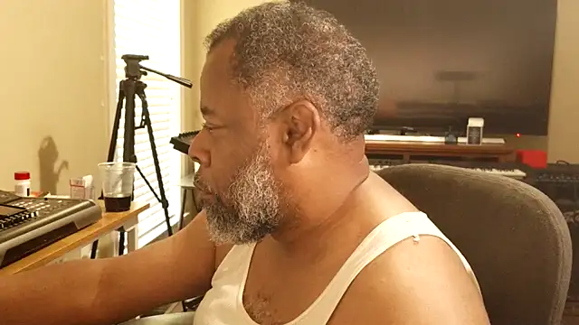 Cleozevo1961 online show from 07-15-26, 04:14