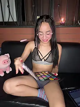 Snapshot of Leclerc_poli chatting on 03-04-26, 02:41 Leclerc poli online show from 03-04-26, 02:41