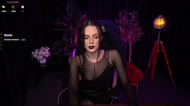 Snapshot of Wild_Alice_me chatting on 05-07-26, 03:26 Wild Alice me online show from 05-07-26, 03:26