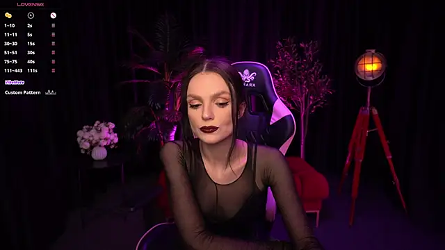 Snapshot of Wild_Alice_me chatting on 05-10-26, 03:36 Wild Alice me online show from 05-10-26, 03:36