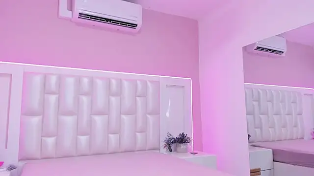 Liia Collins online show from 04-10-26, 05:20