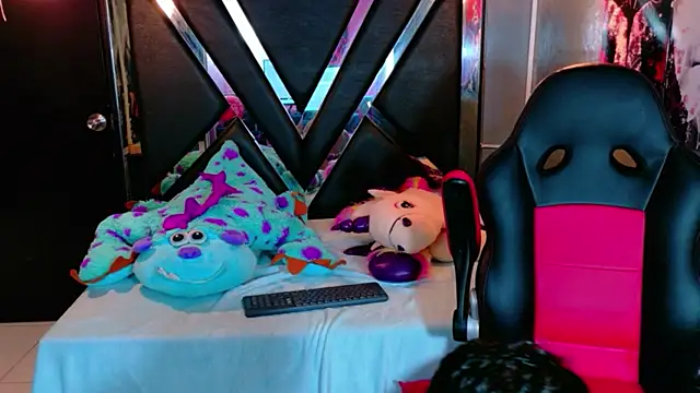 EstevenBrown1 online show from 02-18-26, 01:18