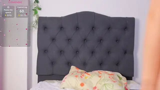 Snapshot of AmyKiss_ chatting on 07-10-26, 12:49 AmyKiss online show from 07-10-26, 12:49