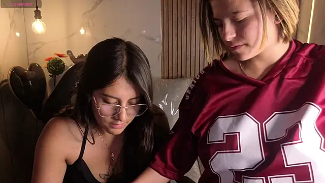 Sweett liia  online show from 04-15-26, 07:47