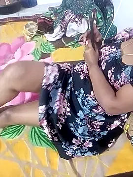 Snapshot of Angel_honeybear_143 chatting on 02-18-26, 09:33 Angel honeybear 143 online show from 02-18-26, 09:33