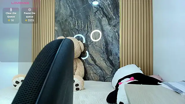 Snapshot of scarlett_lumi chatting on 02-19-26, 10:23 scarlett lumi online show from 02-19-26, 10:23