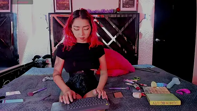 poyson ivy online show from 04-16-26, 12:11