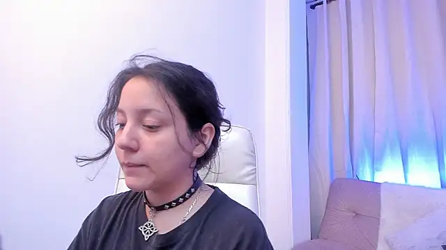 Snapshot of Chloe_Noire chatting on 04-07-26, 12:40 Chloe Noire online show from 04-07-26, 12:40