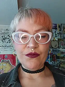 Snapshot of lady_polka chatting on 02-25-26, 05:46 lady polka online show from 02-25-26, 05:46