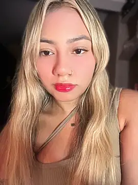 Snapshot of Dulce_Sofi_ chatting on 06-04-26, 01:10 Dulce Sofi online show from 06-04-26, 01:10