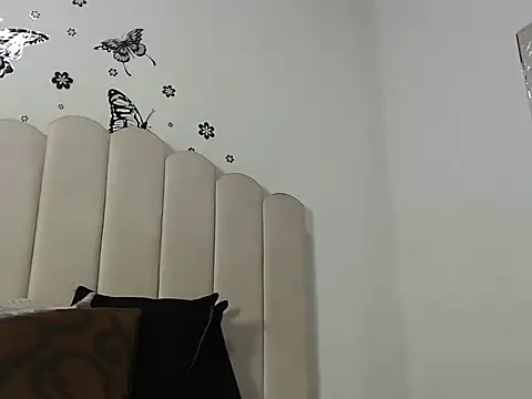 Snapshot of MaferNaughty4U chatting on 02-24-26, 12:17 MaferNaughty4U online show from 02-24-26, 12:17