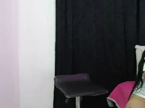 Snapshot of Becca_Fremman chatting on 02-24-26, 07:37 Becca Fremman online show from 02-24-26, 07:37