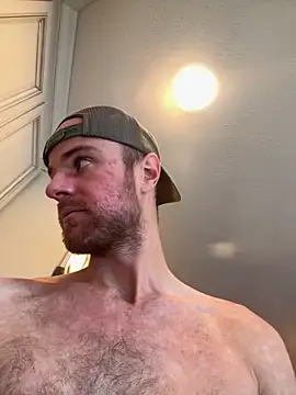 Snapshot of Powerbottomdom chatting on 02-20-26, 05:37 Powerbottomdom online show from 02-20-26, 05:37