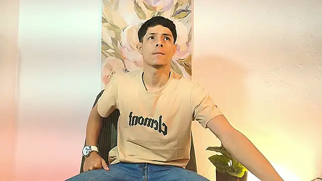 Eliassalvatore  online show from 05-23-26, 01:21