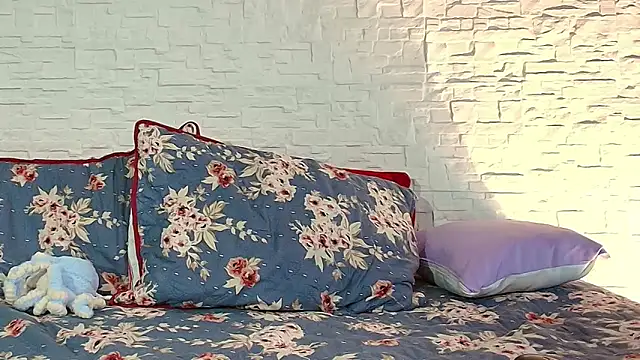 Eliassalvatore  online show from 04-15-26, 12:27