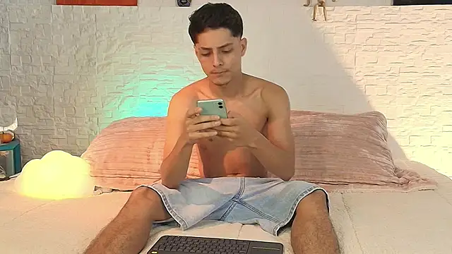 Eliassalvatore  online show from 04-26-26, 04:59