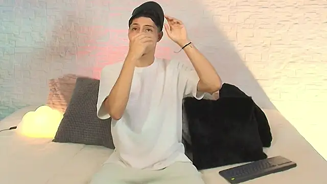 Eliassalvatore  online show from 05-01-26, 07:30