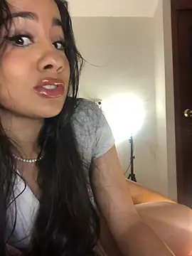 Snapshot of RebecaPalmer chatting on 05-23-26, 06:23 RebecaPalmer online show from 05-23-26, 06:23