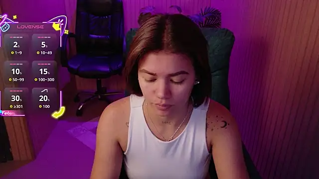 Alessia Monroe  online show from 06-12-26, 08:17