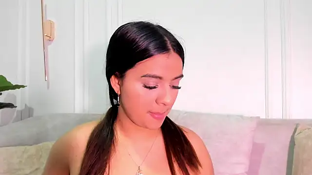 DulceQueen1 online show from 04-12-26, 02:09