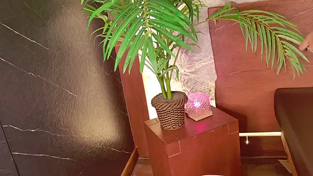 Rolyloren  online show from 02-24-26, 04:08