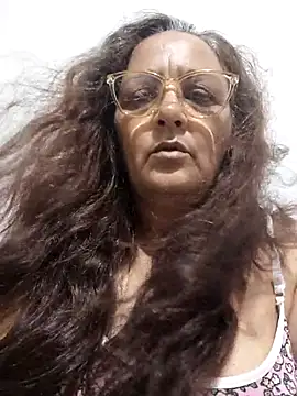 Snapshot of Noemipopi chatting on 02-17-26, 11:13 Noemipopi online show from 02-17-26, 11:13