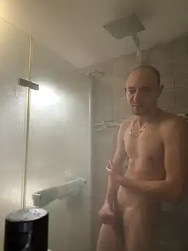 Crevette311 online show from 12-05-25, 03:10