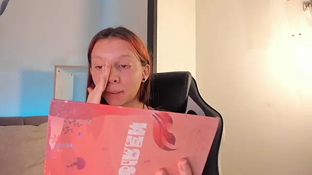 Snapshot of MelLove_ chatting on 02-22-26, 08:21 MelLove online show from 02-22-26, 08:21