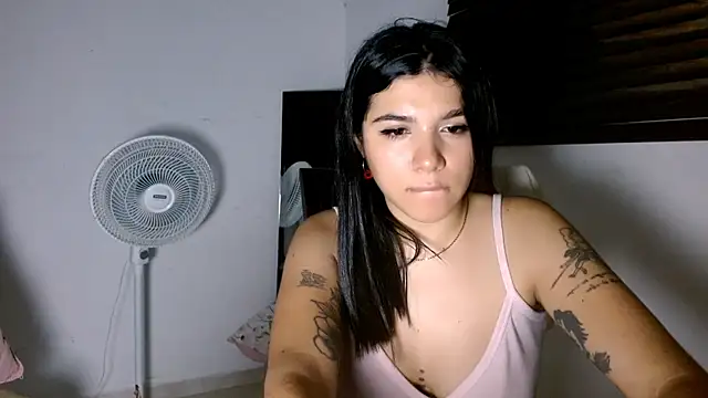 Snapshot of MiaDiamontLatin chatting on 05-22-26, 03:04 MiaDiamontLatin online show from 05-22-26, 03:04