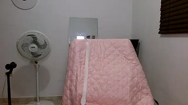 MiaDiamontLatin online show from 03-19-26, 05:51