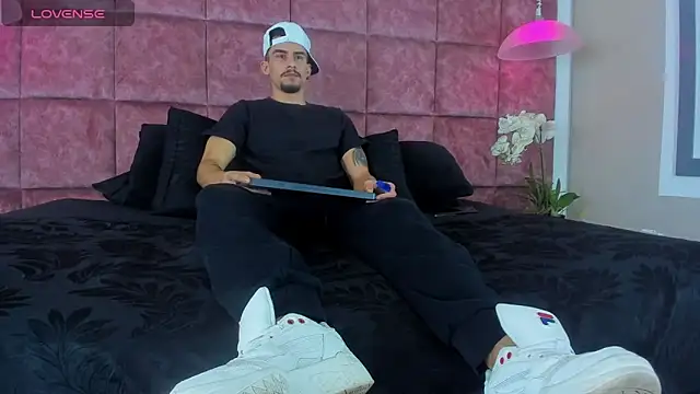 SharonTygaX online show from 03-28-26, 03:51