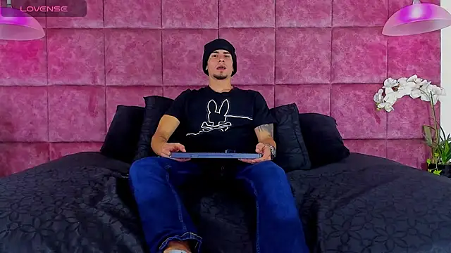 SharonTygaX online show from 02-19-26, 04:20