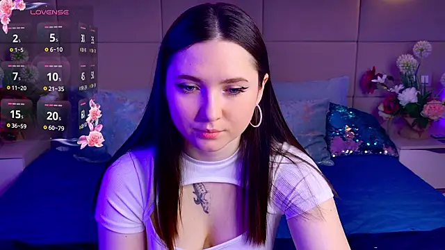 Snapshot of Tiny_BunnyX chatting on 03-10-26, 06:28 Tiny BunnyX online show from 03-10-26, 06:28